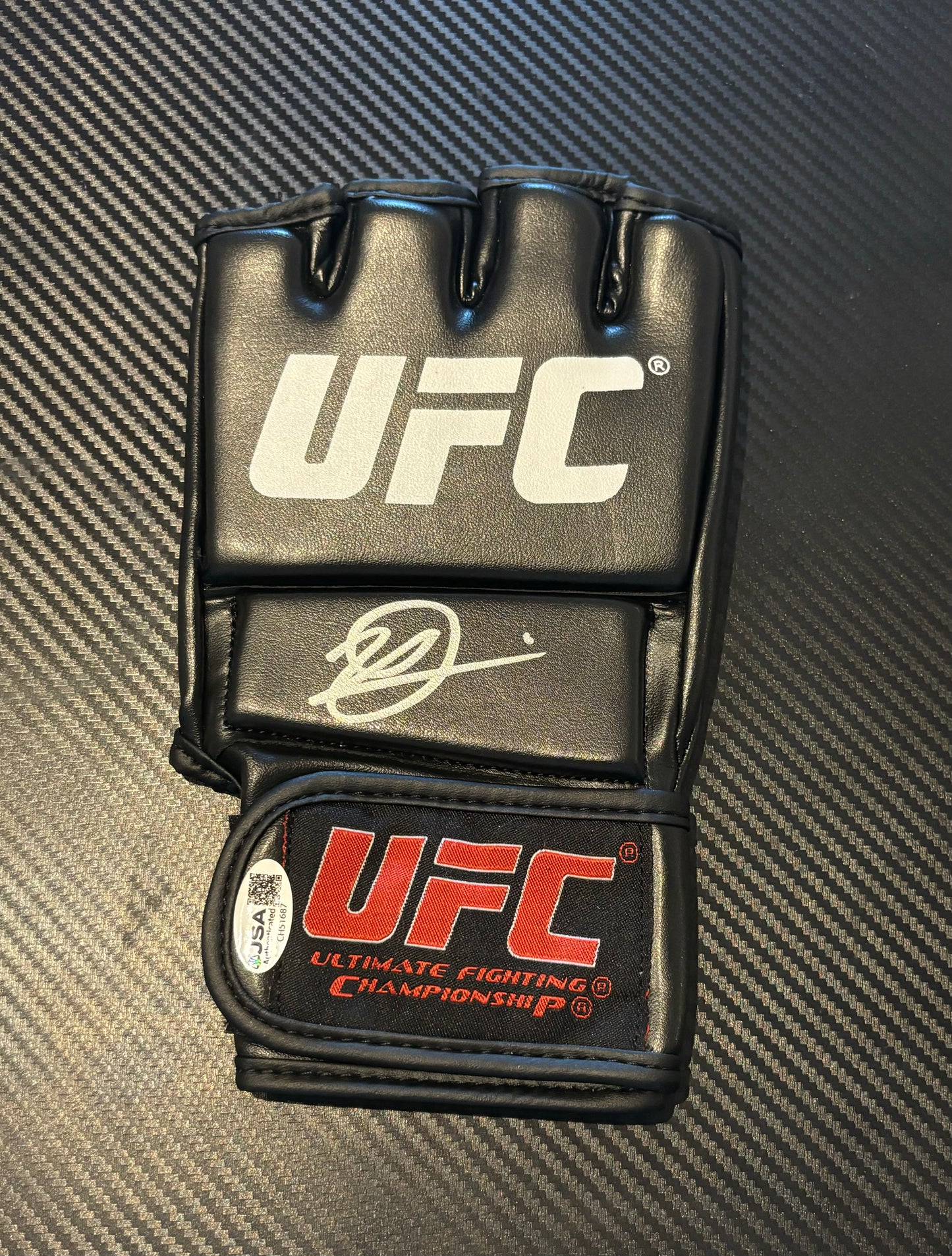 Dricus Du Plessis Signed UFC Glove JSA COA