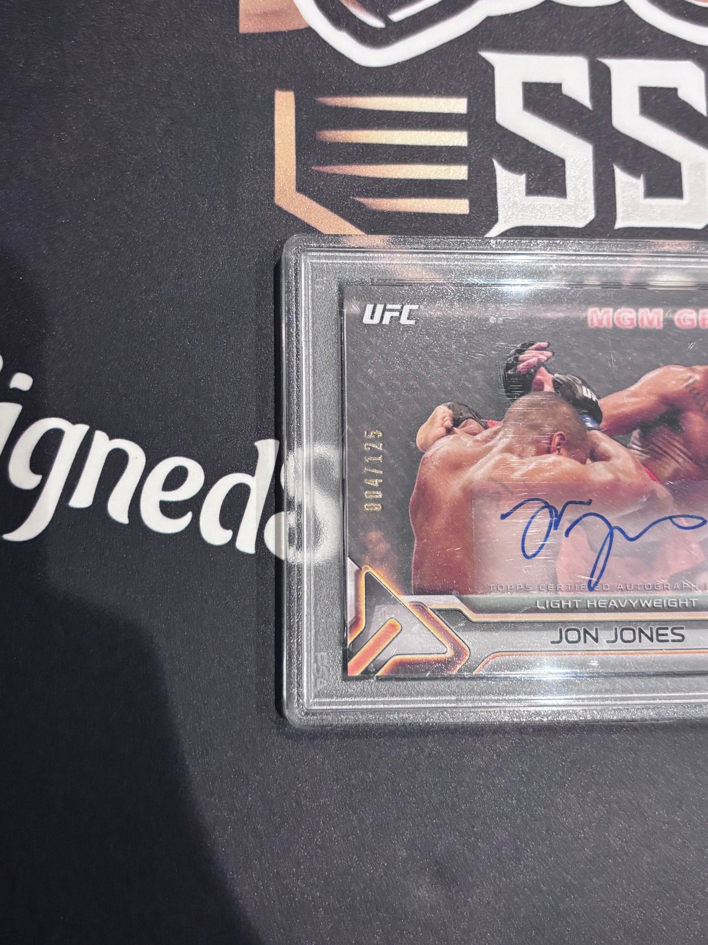 Jon Jones 2016 Topps UFC Knockout Auto #’d /125 PSA 8