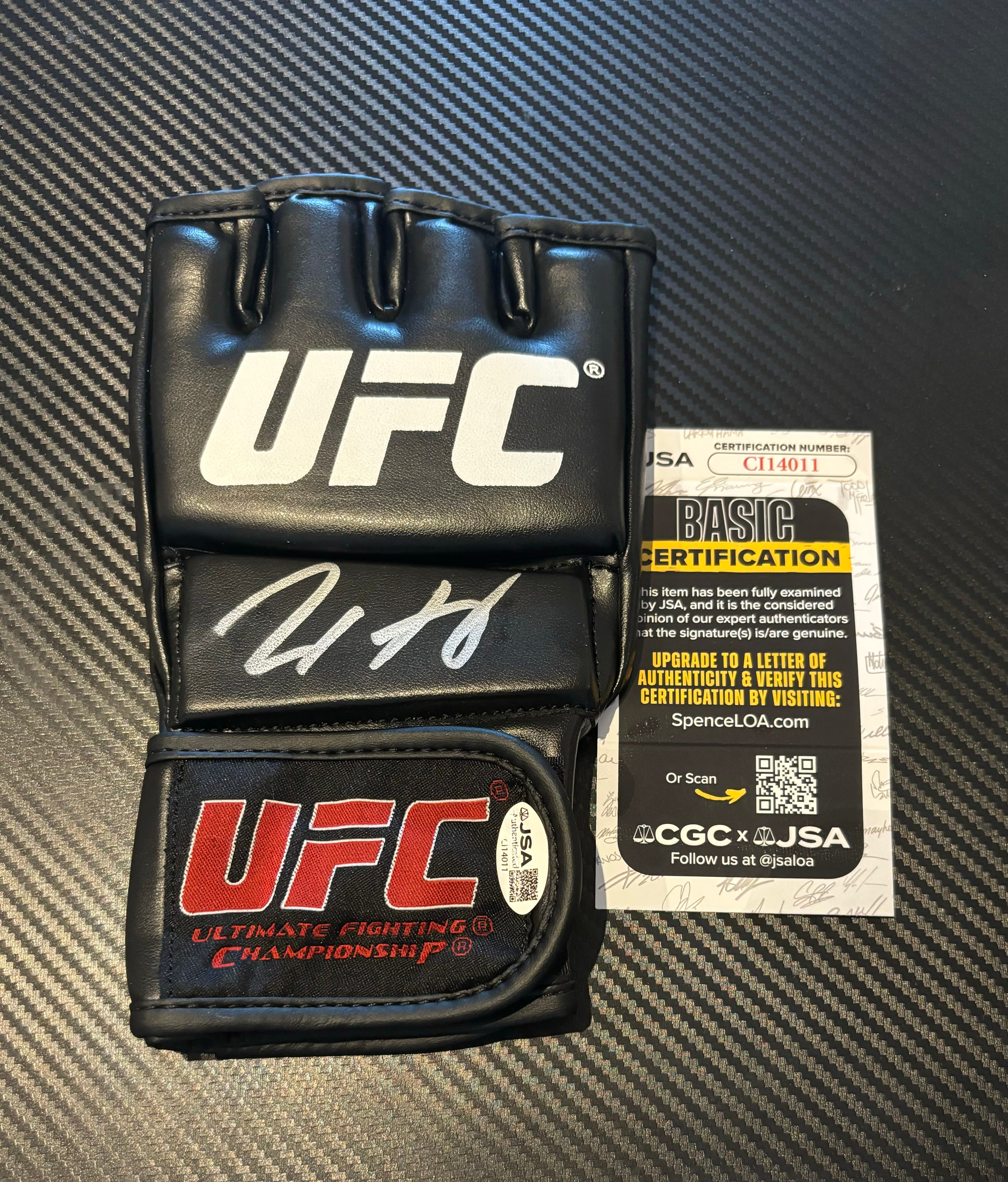 Max Holloway Signed UFC Glove JSA COA – SSM Authentics | Signed