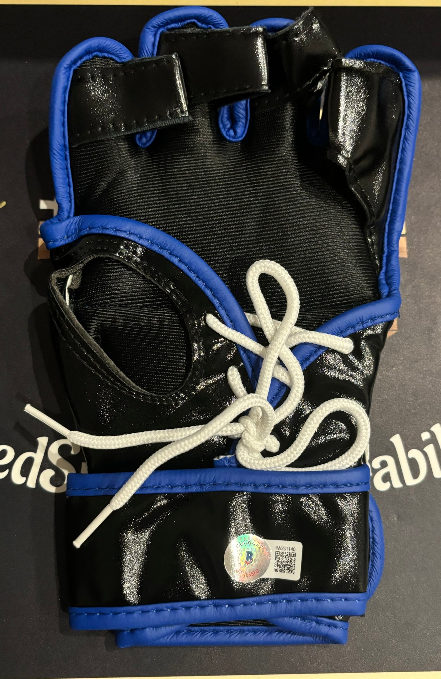 WANDERLEI SILVA SIGNED PRIDE FIGHTING MMA GLOVE BAS BECKETT AUTHORISED/WITNESSED