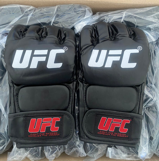 1x Lerone Murphy Signed Black UFC Glove